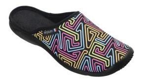 Un chausson mule multicolore