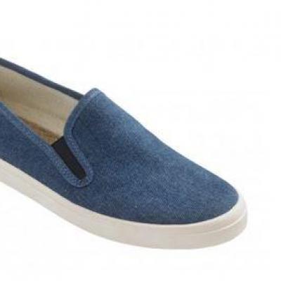 Une chaussure ESCUDO Homme marine